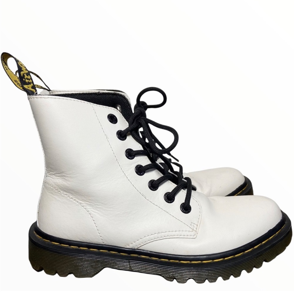 Dr. Martens Luana White Lamper size 8 1460 waxed canvas EUC w/box